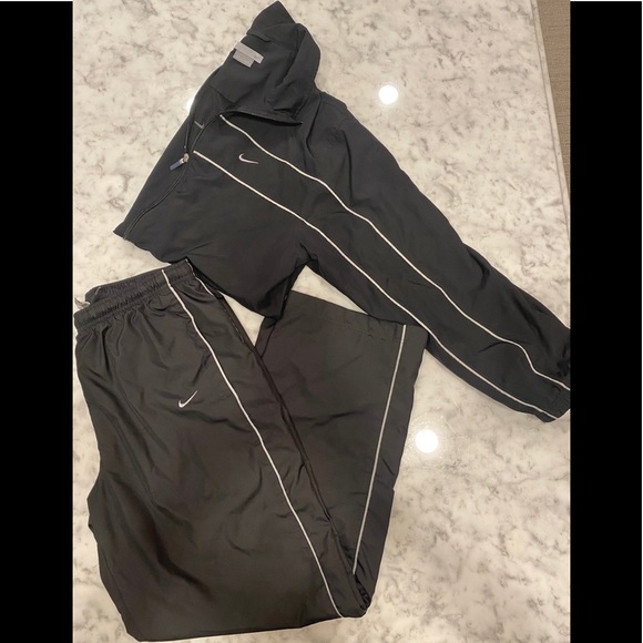 nike windrunner set